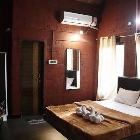 Satyaprabha Cottage Rooms Kudal  ภายนอก รูปภาพ