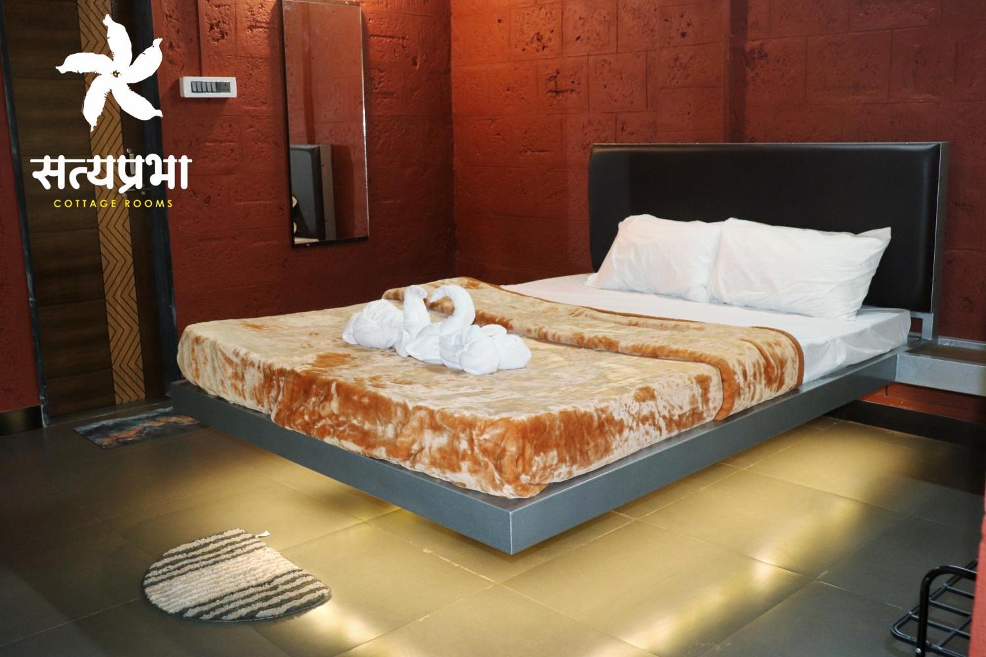 Satyaprabha Cottage Rooms Kudal  ภายนอก รูปภาพ