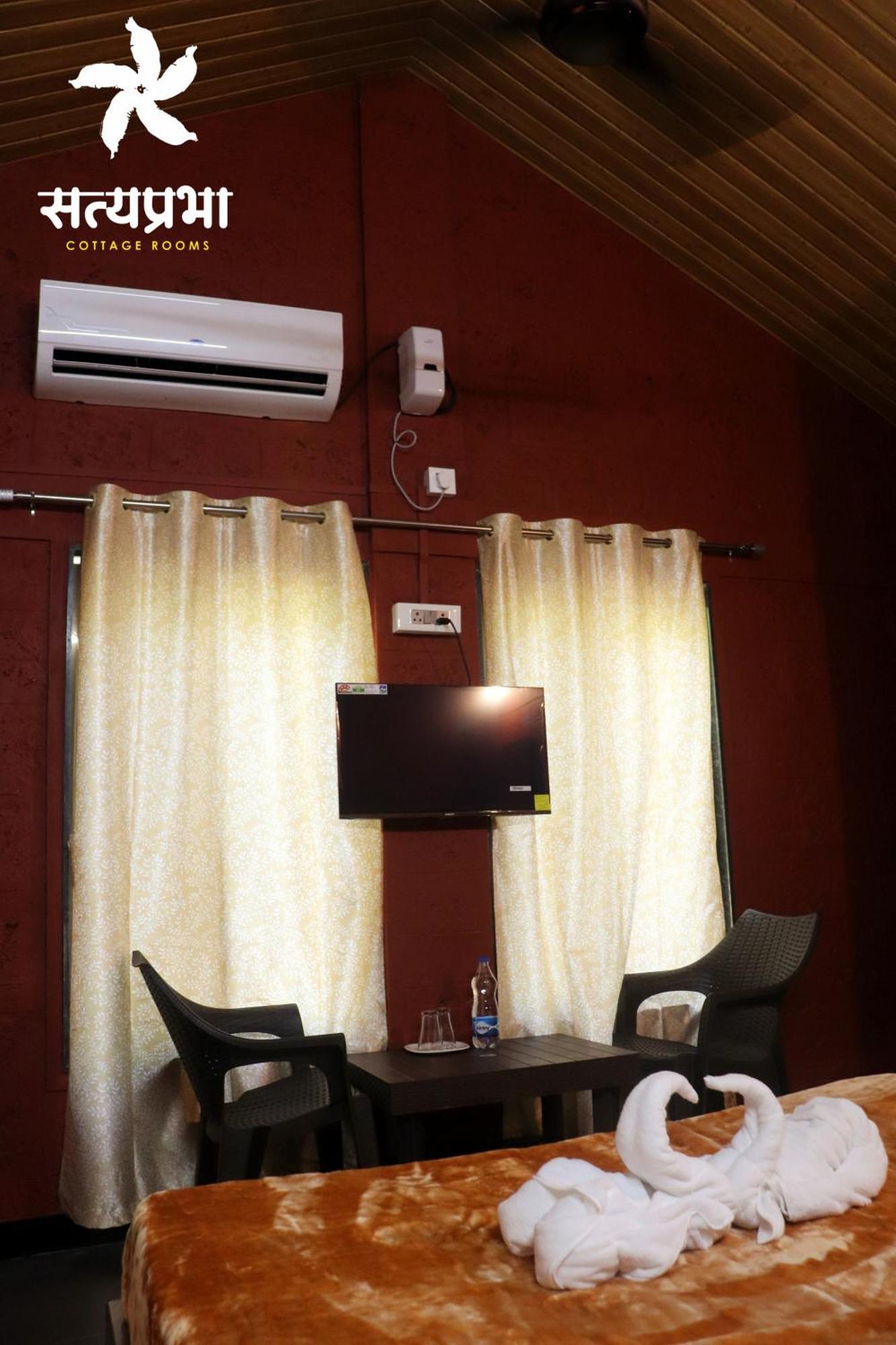 Satyaprabha Cottage Rooms Kudal  ภายนอก รูปภาพ